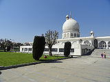 Hazratbal-Mosque.jpg