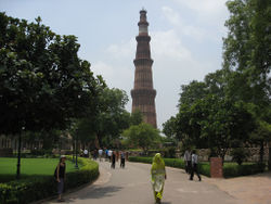 दिल्ली का विश्व प्रसिद्ध क़ुतुब मीनार