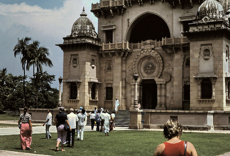 चित्र:Belur-Math-Kolkata.jpg