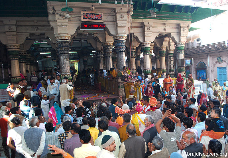 चित्र:Dwarkadhish Temple Mathura 2.jpg