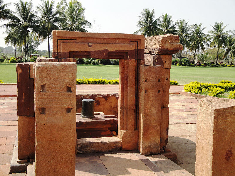 चित्र:Series-Of-Shiva-Temples-Pattadakal.jpg