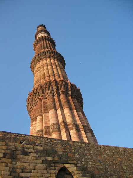 चित्र:Qutub-Minar-Delhi-9.jpg