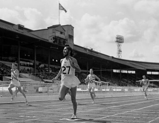 चित्र:Milkha-Singh-1960.jpg