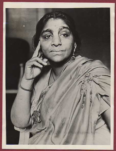 चित्र:Sarojini-Naidu-2.jpg