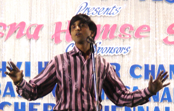 चित्र:Kumar-Vishwas-2.jpg
