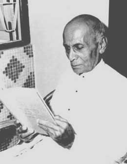 चित्र:Dada-Dharmadhikari.jpg