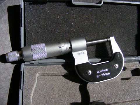 चित्र:Screw-Gauge.jpg