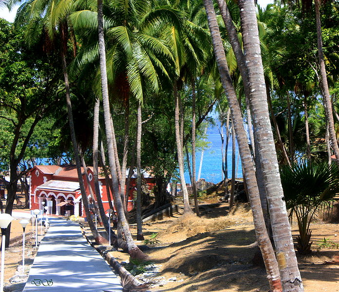 चित्र:Ross-Island-Andaman.jpg