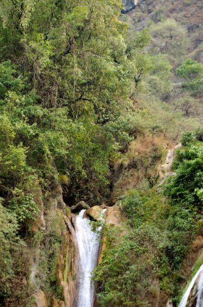 चित्र:Kempty Falls-9.jpg