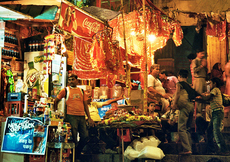 चित्र:Market-Varanasi-2.jpg