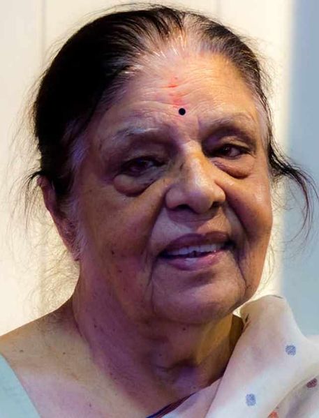 चित्र:Shanti-Hiranand.jpg