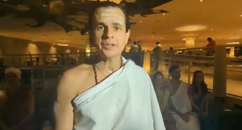 चित्र:Jonas-Masetti.webp