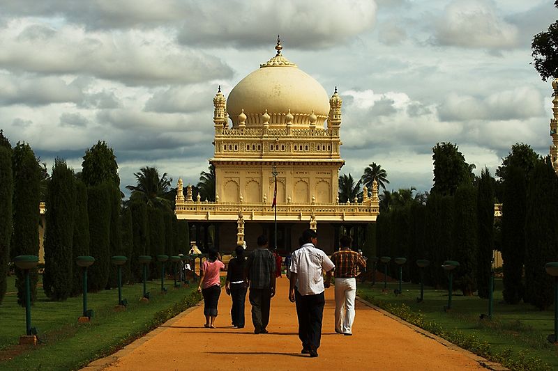 चित्र:The-Mausoleum-Of-Tipu-Sulthan.jpg
