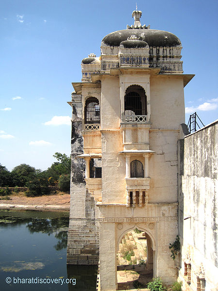 चित्र:Chittorgarh-1.jpg