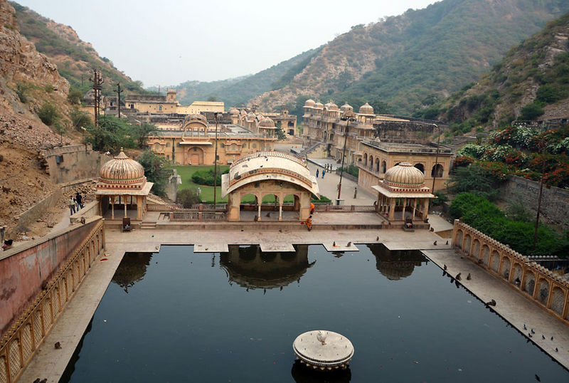चित्र:Monkey-Temple-Jaipur.jpg