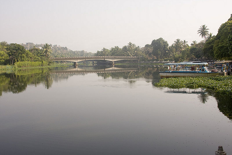 चित्र:Veli-Tourist-Village.jpg