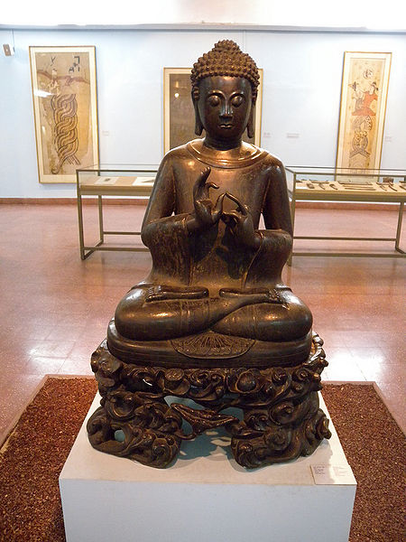 चित्र:Buddha-National-Museum-Delhi-4.jpg