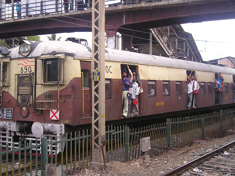 चित्र:Local-Train-Delhi.jpg