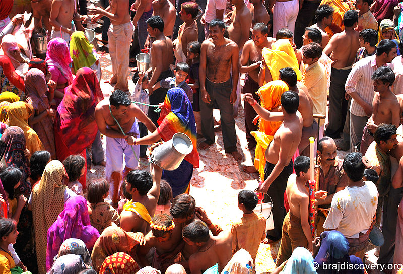 चित्र:Baldev-Holi-Mathura-32.jpg