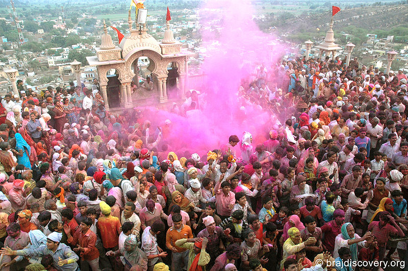 चित्र:Holi Barsana Mathura 5.jpg