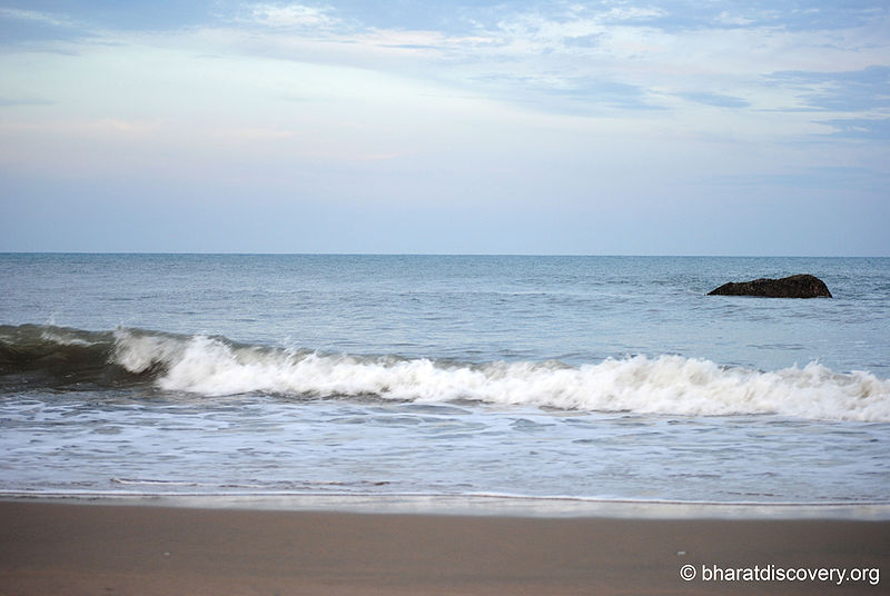 चित्र:Mahabalipuram-Beach-Tamil-Nadu-8.jpg