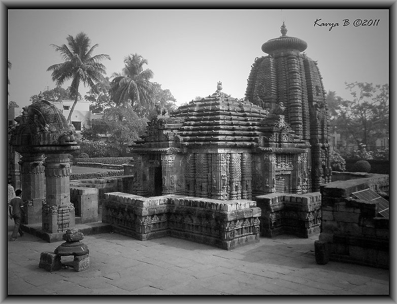 चित्र:Rajarani-Temple.jpg