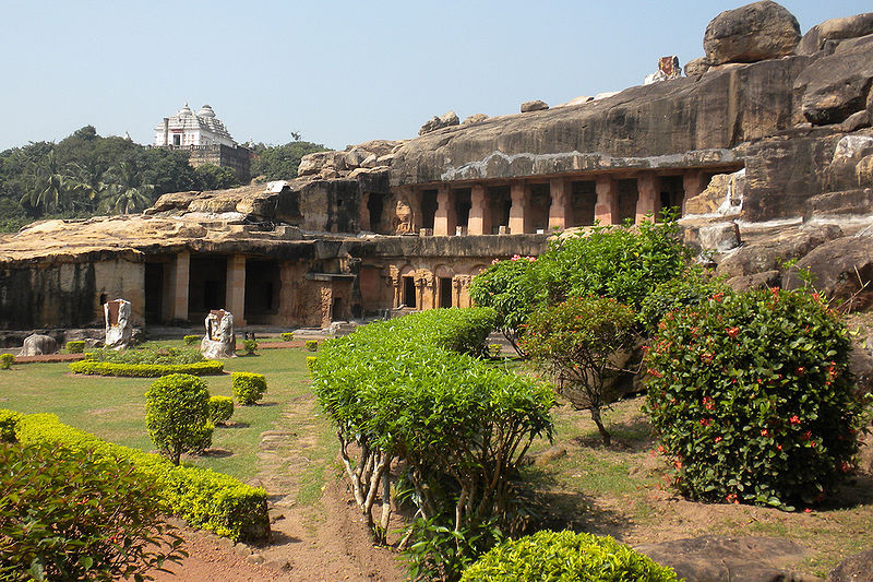 चित्र:Udaygiri-And-Khandagiri-Caves-1.jpg