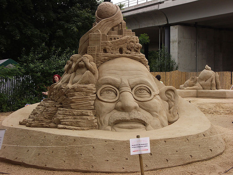 चित्र:Mahatma-Gandhi-Sandsation-1.jpg