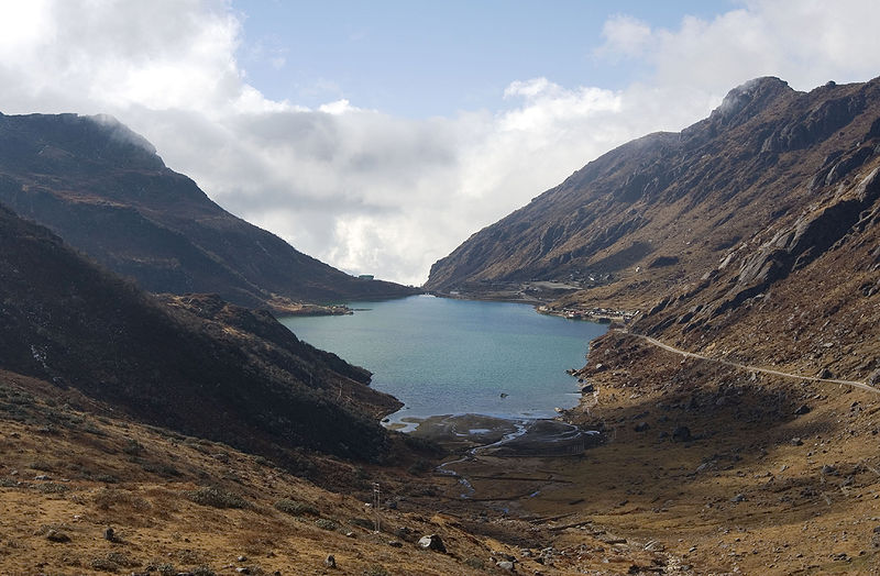 चित्र:Tsongmo-Lake.jpg