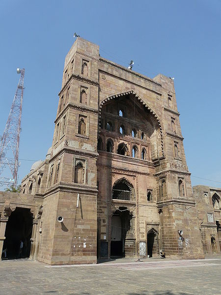 चित्र:Central-Pishtaq-Atala-Masjid-Jaunpur.jpg