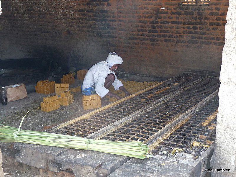चित्र:Jaggery.jpg