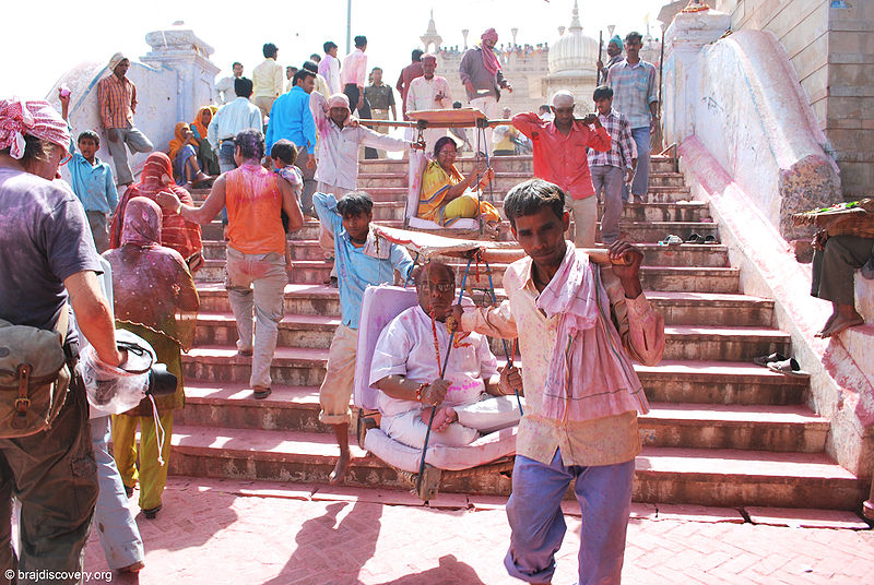 चित्र:RadhaRani-Temple-Barsana-Mathura-1.jpg
