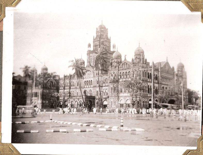 चित्र:Churchgate-Building-Mumbai.jpg