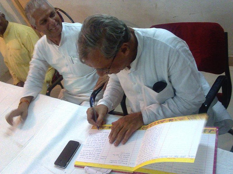 चित्र:Sanyal.jpg