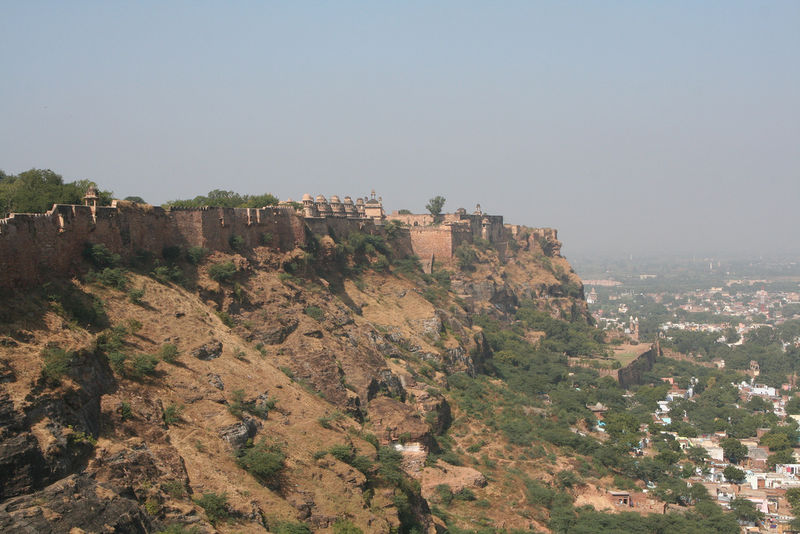 चित्र:Gwalior-Fort-02.jpg