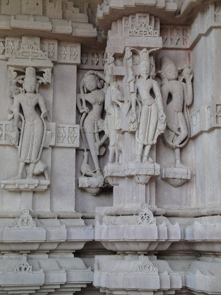चित्र:Mandore-Garden-Jodhpur-2.jpg