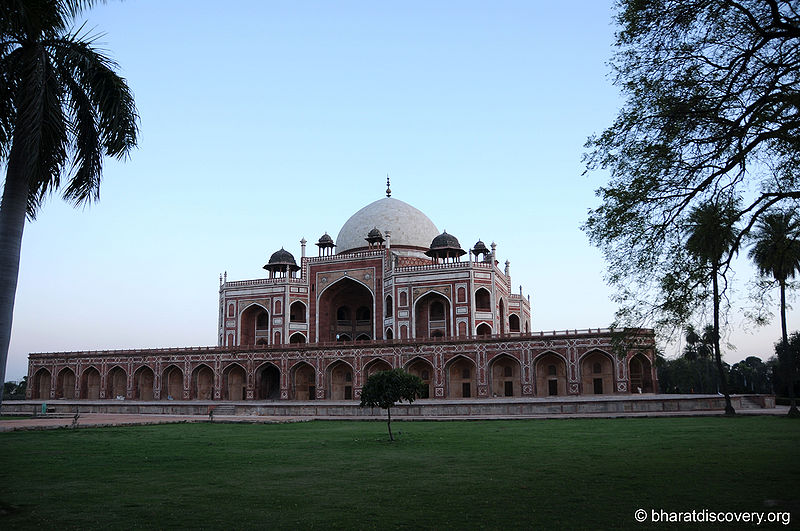 चित्र:Humayun-Tomb-Delhi-36.jpg