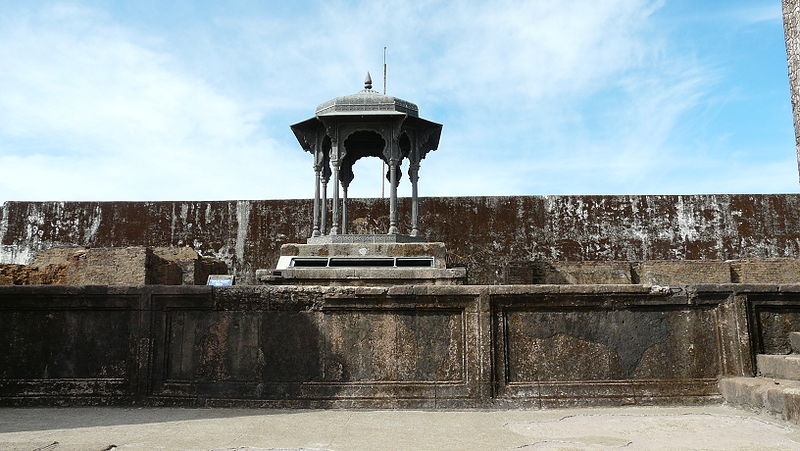चित्र:Shivaji-Throne.jpg