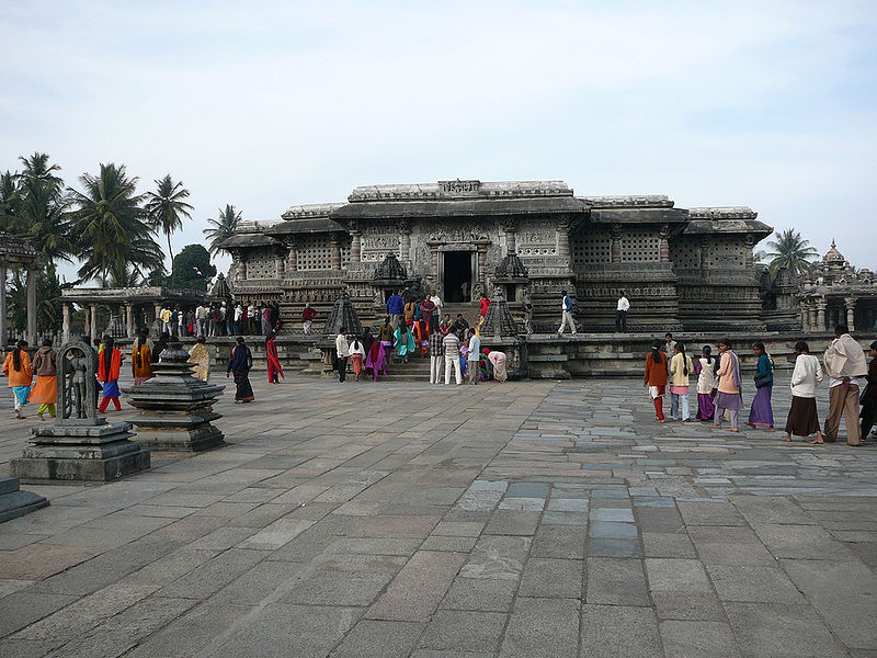 चित्र:Chennakesava-Temple.jpg