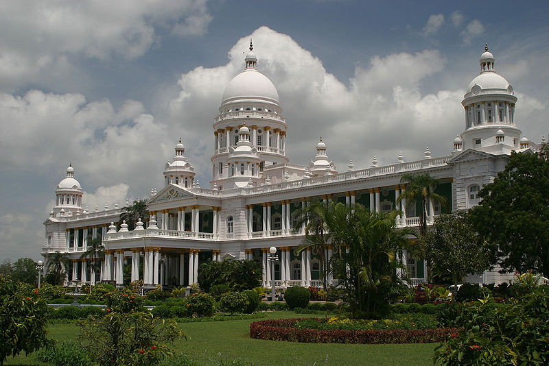 चित्र:Lalitha-Mahal-Palace-Mysore.jpg