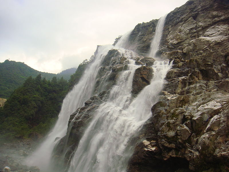चित्र:Jung-Fall-Arunachal-Pradesh.jpg