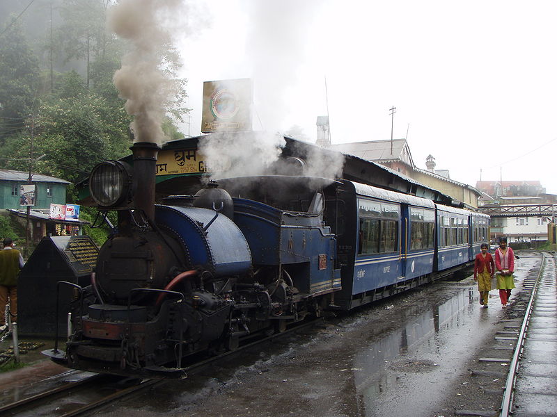 चित्र:Toy-Train-Darjeeling-1.jpg