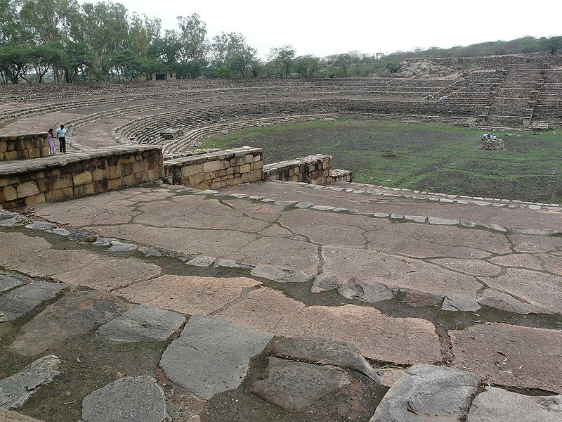 चित्र:Surajkund.jpg