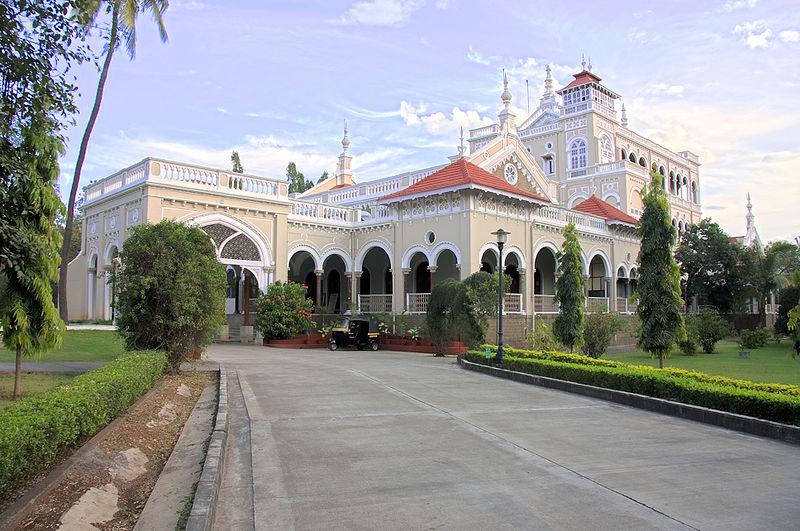 चित्र:Aga-Khan-Palace-Puna.jpg