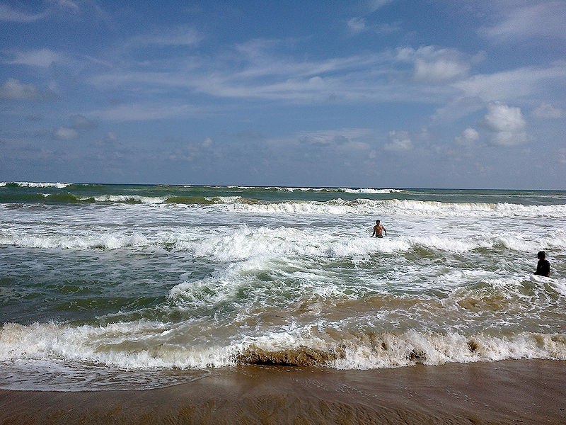 चित्र:Puri-Beach-1.jpg