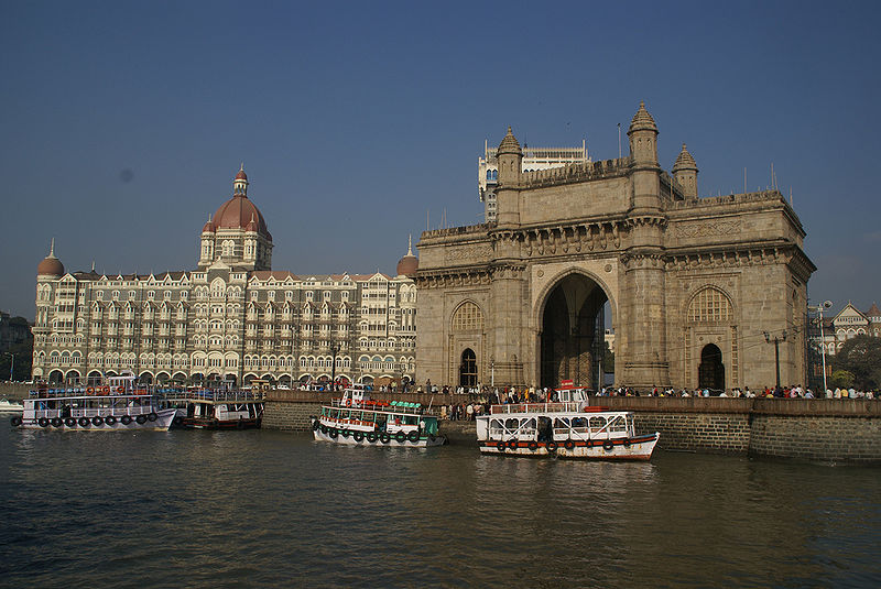 चित्र:Gateway-Of-India-And-Taj-Mahal-Hotel.jpg