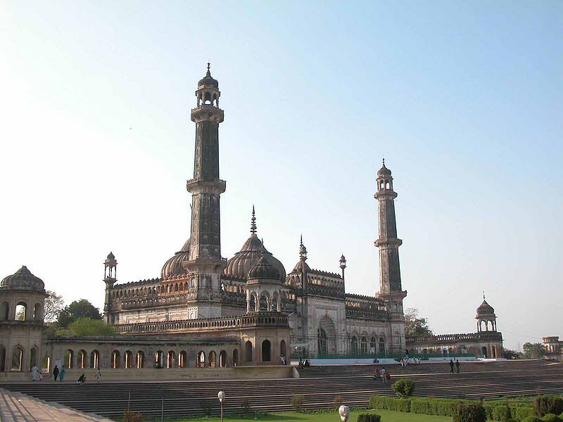 चित्र:Bara-Imambara-Lucknow-3.jpg