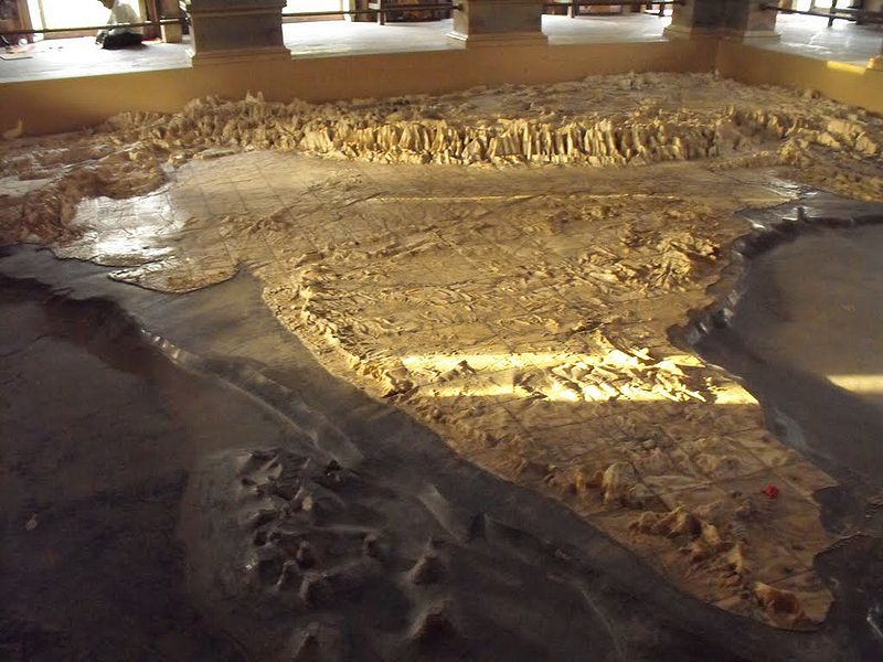 चित्र:Map-of-Bharat-in-Bharat-Mata-Temple.jpg