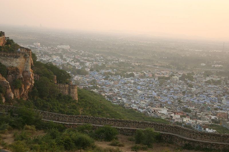 चित्र:Chittorgarh-Fort-2.jpg