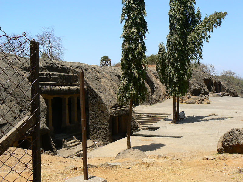 चित्र:Mahakali-Caves-4.jpg